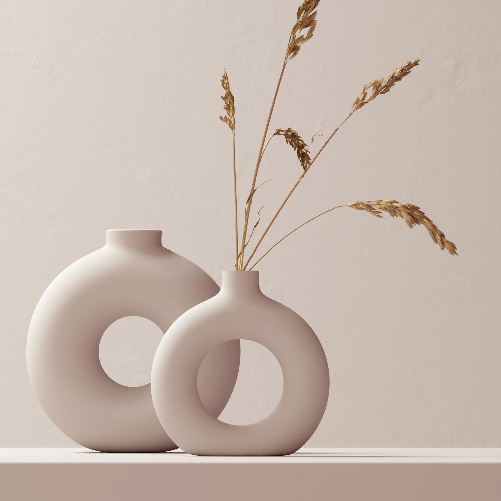  Sélection d’objets tendance de décoration intérieure : cache-pots, pots suspendus et vases décoratifs pour vos plantes vertes ou artificielles