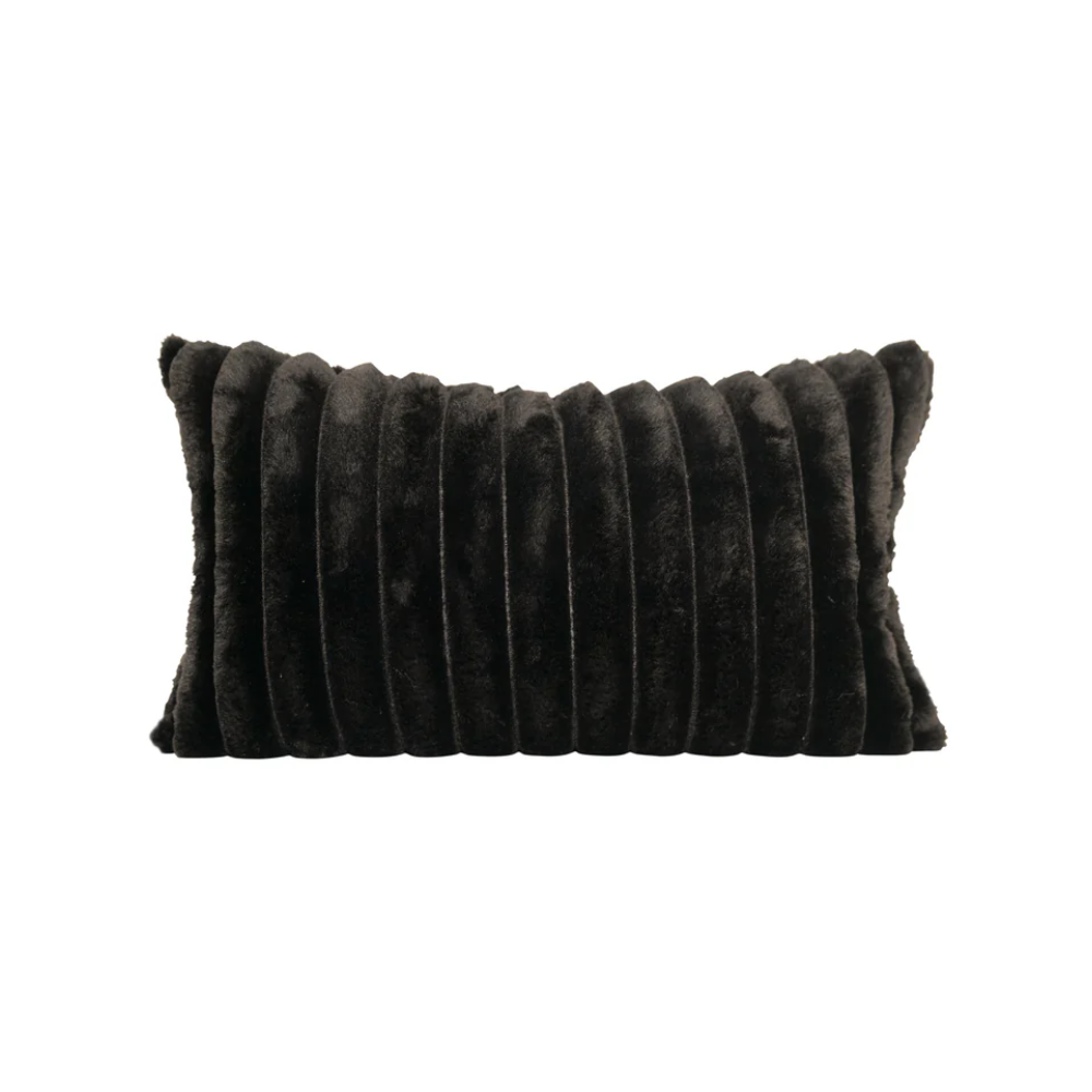 Coussin fausse fourrure noir au design polyvalent 12x20 Starlite